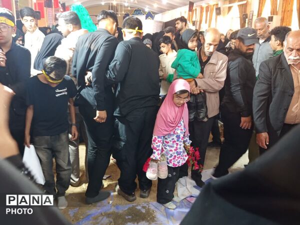 مراسم تشییع و خاکسپاری شهید اقتدار در لارستان