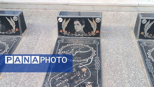 غبار روبی مزار شهدا نیشابور در هفته امور تربیتی