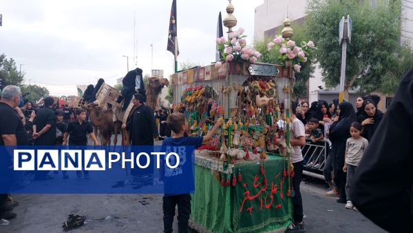 جلوه‌هایی از حرکت نمادین کاروان اسرای کربلا در قم