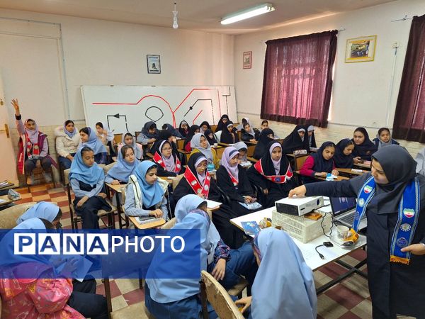  دوره مقدماتی خبرنگاری در پژوهشسرای دانش‌آموزی ناحیه۶ مشهد