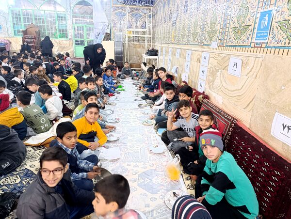 مسجد حسین‌بن‌علی (ع) میزبان لبخند دانش‌آموزان در جشن میلاد دو امام