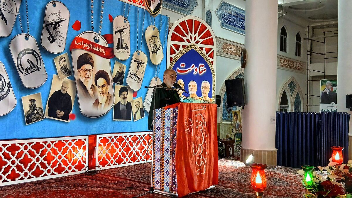 حاج قاسم سلیمانی یک مکتب زنده و الهام‌بخش است