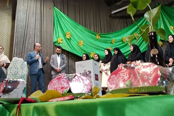 دبیرستان عترت ورامین، عطر مادر را در کانون هدایت پراکند