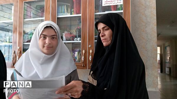 مراسم تجلیل از دانش‌ آموزان و ستاد استقبال آموزش و پرورش بروجرد