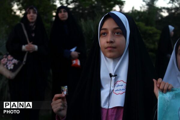 دانش‌آموزان همدانی در سومین رویداد «۱۶۸» یاد شهدای دانش‌آموز میناب را گرامی داشتند