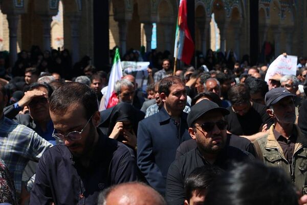 وداع با پیکر مطهر شهید حسین امیرعبدالهیان در شهرستان ری