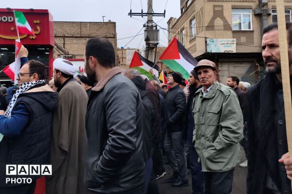 تجدید پیمان مردم ولایتمدار بهارستانی با سومین رهبر انقلاب در روز قدس