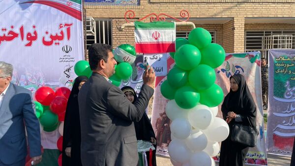 نواخته شدن زنگ گلبانگ انقلاب اسلامی در دبیرستان خوروش2 کارون