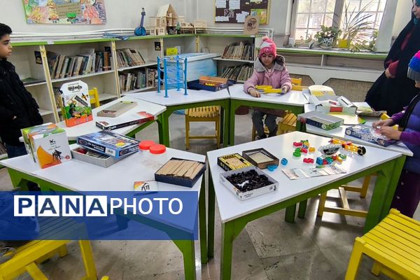 غرفه کار آفرینی و غرفه بازی به مناسبت دهه فجر در کانون پرورش فکری اندیشه