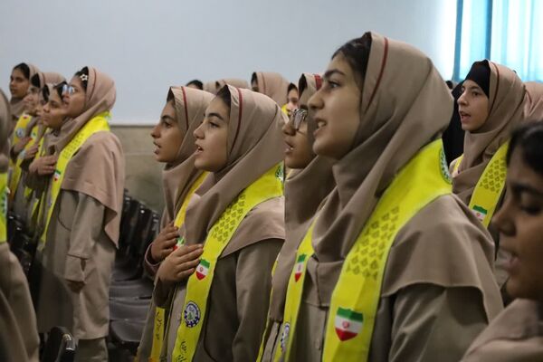همایش «یاوران انقلاب» در مدرسه شهیدپاکنژاد ناحیه 2 یزد