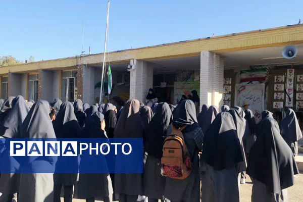 گام‌های استوار، آینده‌ای روشن: جشن آغاز سال تحصیلی در دبیرستان شاهد ام ابیها آباده