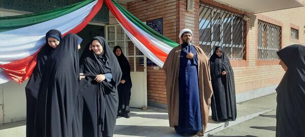 افتتاح اتاق بهداشت در دبیرستان نسرین عرب ساوه