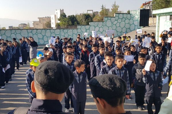 گرامیداشت هفته نیروی انتظامی در مدارس رودهن 