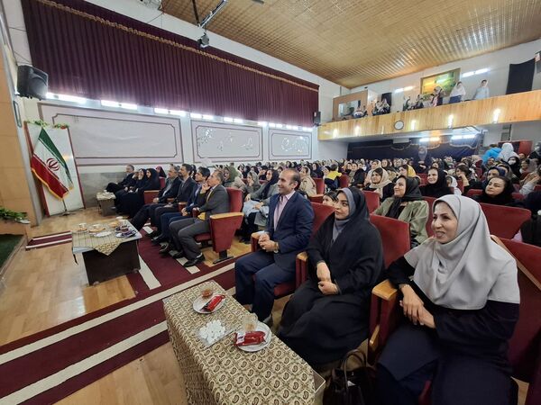 گرامیداشت روز مادر مدرسه دخترانه ۱۷ شهریور 