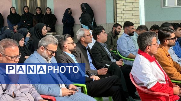 افتتاح نمایشگاه دست‌سازه‌های دانش‌آموزی در هنرستان صدیقه طاهره(س)