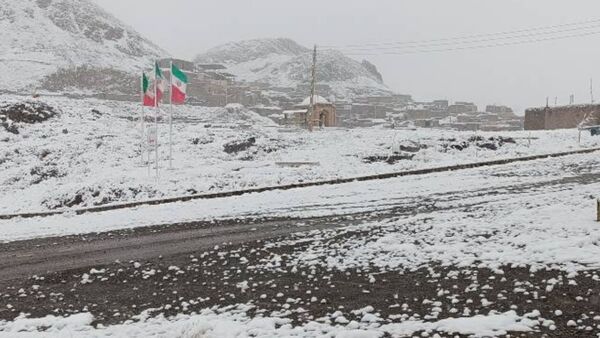 بارش برف در روستای اصقول سربیشه