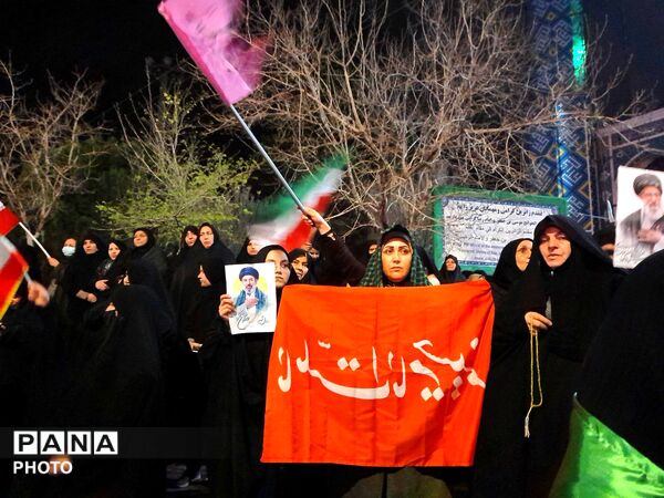 حضور گسترده و پرشور مردم انقلابی نیشابور در مراسم شهادت رهبر شهید