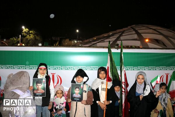 دانش‌آموزان پای کار وطن