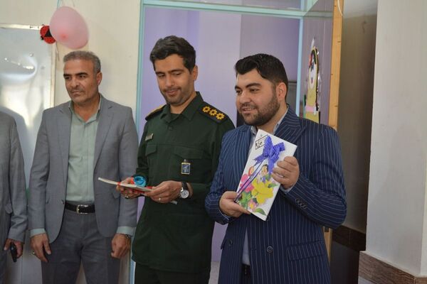 برگزاری جشن شکوفه‌های کلاس اولی دربهارستان‌دو
