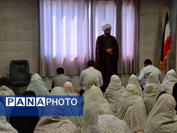 نماز جماعت به امامت امام جمعه‌‌‌ی موقت میناب