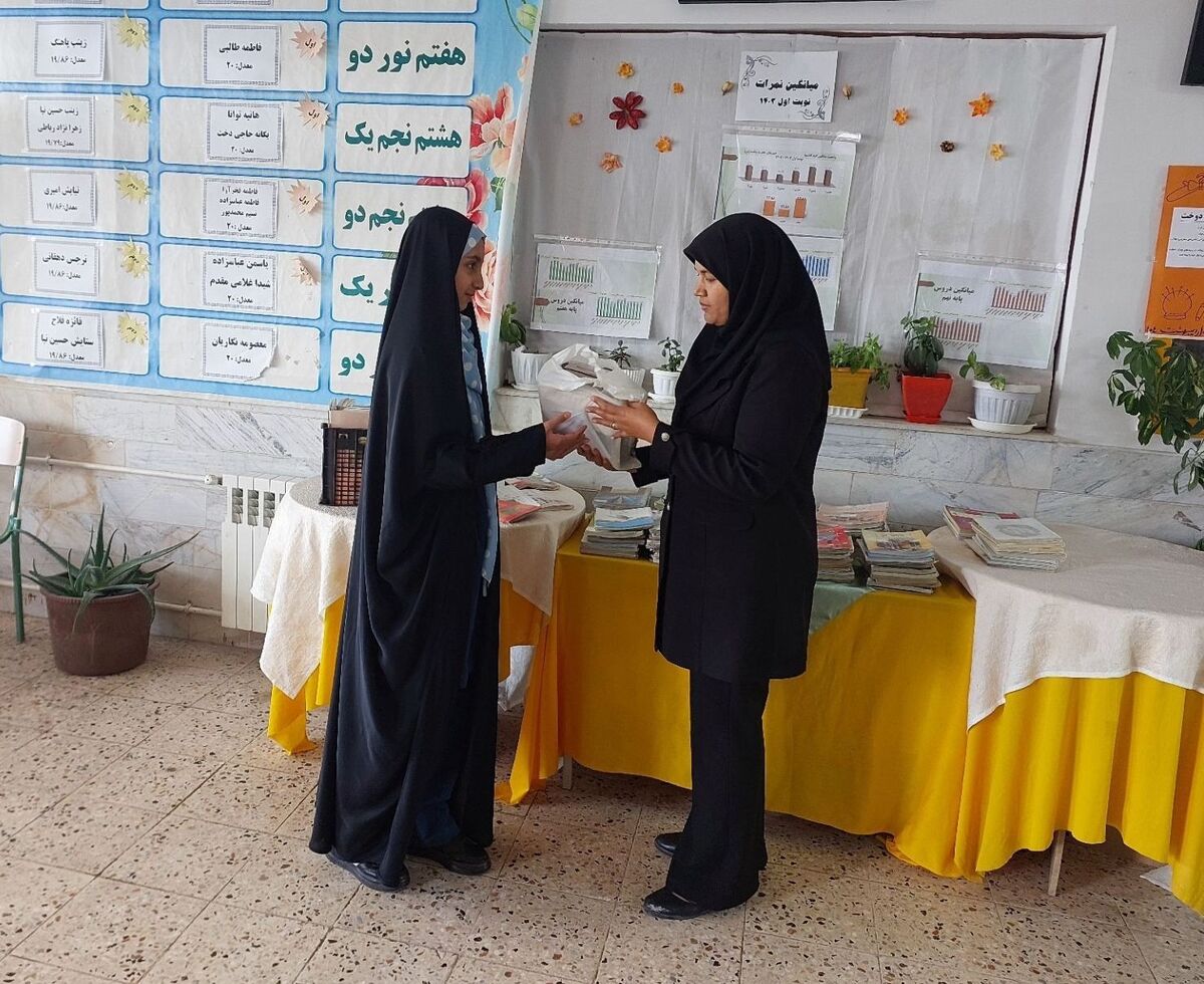 طرح کاغذهای ماندگار در مدرسه حضرت سکینه(س) برگزار شد