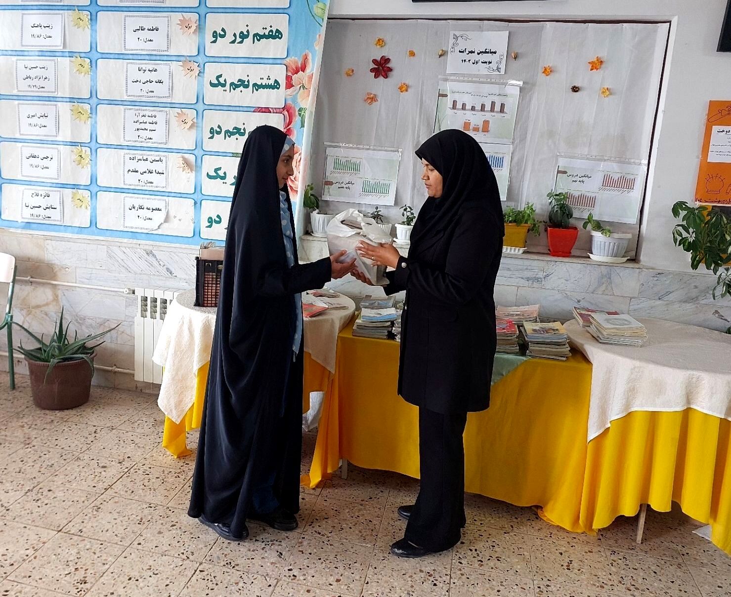 طرح کاغذهای ماندگار در مدرسه حضرت سکینه(س) برگزار شد