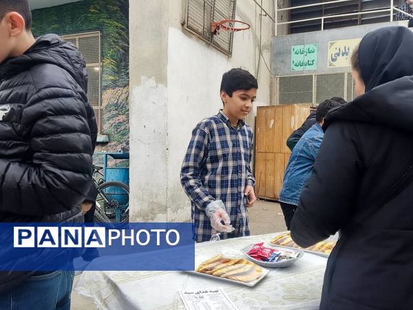 برپایی بازارچه دانش‌آموزی به‌مناسبت عید مبعث 