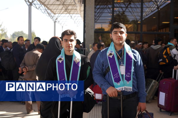 آیین بدرقه دانش آموزان منتخب به عمره دانش‌آموزی از هشت استان کشور در کرمانشاه