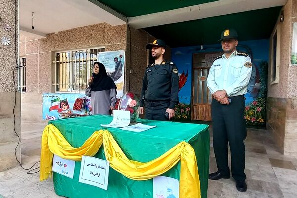 گرامیداشت هفته نیروی انتظامی در مدارس رودهن 