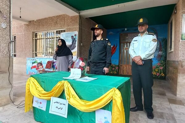 گرامیداشت هفته نیروی انتظامی در مدارس رودهن 