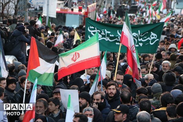 بدرقه پیکر مطهر شهدای حملات آمریکایی - صهیونیستی