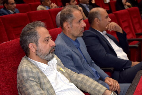 نشست توانمندسازی مدیران منطقه ۱۴ با محوریت مدیریت مدرسه‌محور و تحول آموزشی