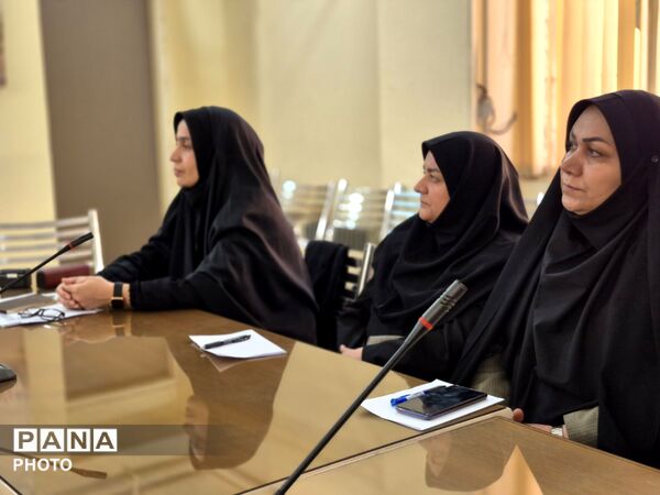 کارگاه آموزشی رابطین طرح ملی دانش‌آموزی نجات «دانا» در تویسرکان