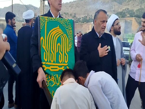 استقبال پر شور مردم چاروسا از کاروان خدام رضوی
