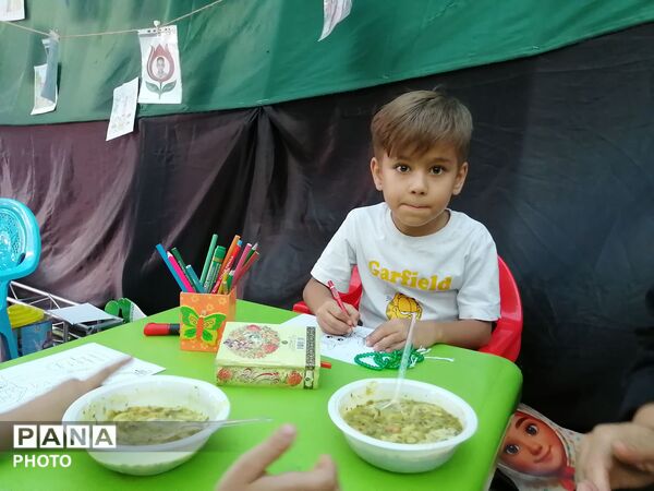  خدمت صادقانه خادمان و پذیرایی گرم از زائران در موکب تنکمان