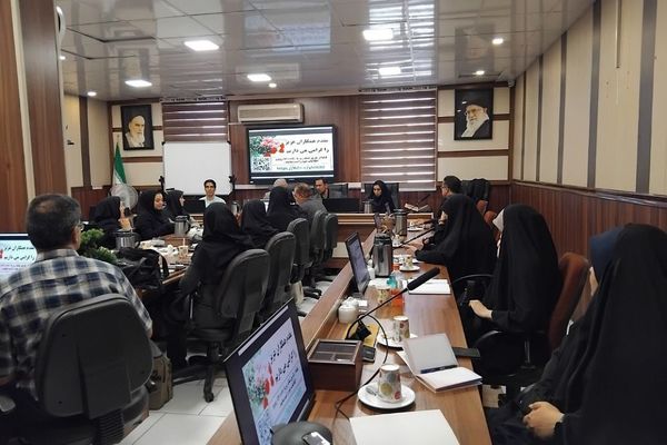 برگزاری جلسه آموزشی سرگروه های آموزشی قطب شهرری به میزبانی ناحیه یک شهرری