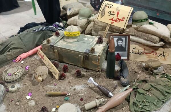 نمایشگاه شهدا به‌مناسبت هفته دفاع مقدس در‌شهر مهستان 