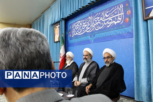 نشست اصحاب رسانه با نماینده ولی فقیه در یزد