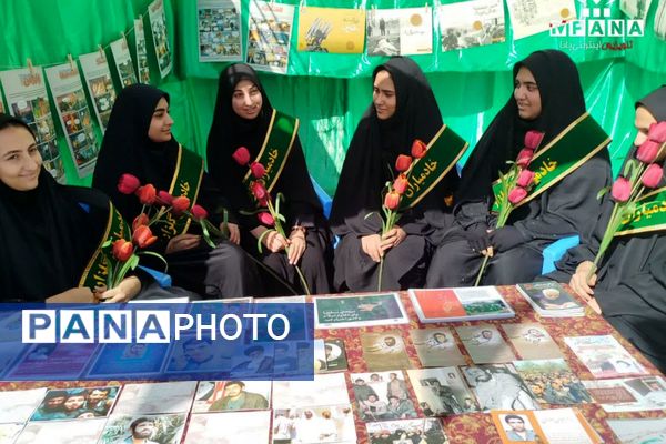 همایش یاوران انقلاب و جشن مدرسه‌ای ایرانمون در شیراز