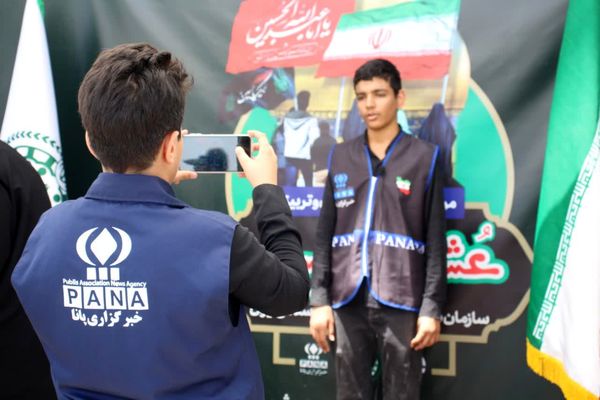 خدمت‌رسانی موکب‌ سازمان دانش‌آموزی استان سمنان به جاماندگان اربعین 