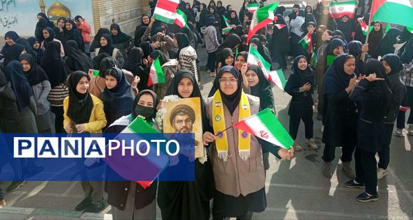 مراسم گرامیداشت شهدای مقاومت در دبیرستان گلشن آزادی مشهد