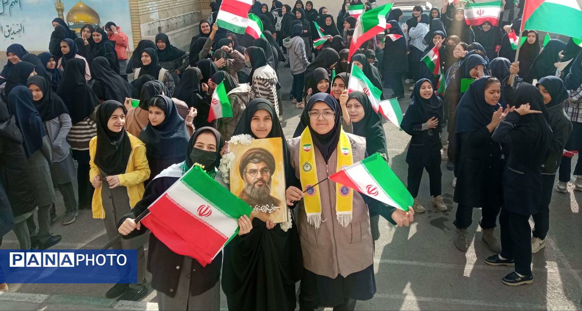 مراسم گرامیداشت شهدای مقاومت در دبیرستان گلشن آزادی مشهد