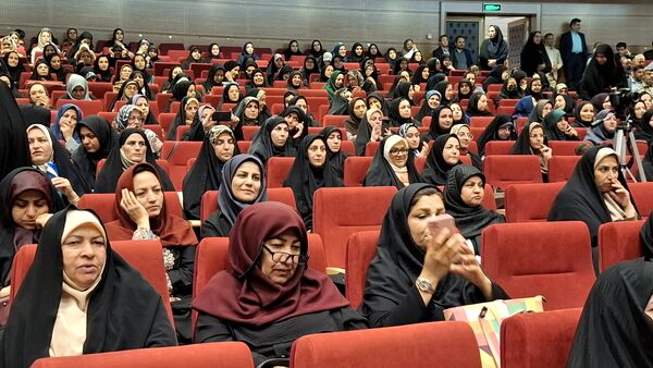 تجلیل از مقام شامخ معلم در دامغان
