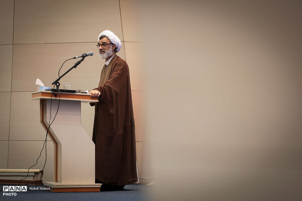 آیین بزرگداشت مقام استاد و سرآمدان آموزشی