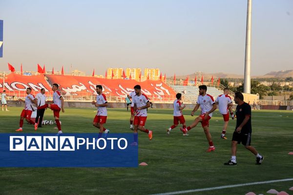 بازی تراکتور و استقلال در تبریز