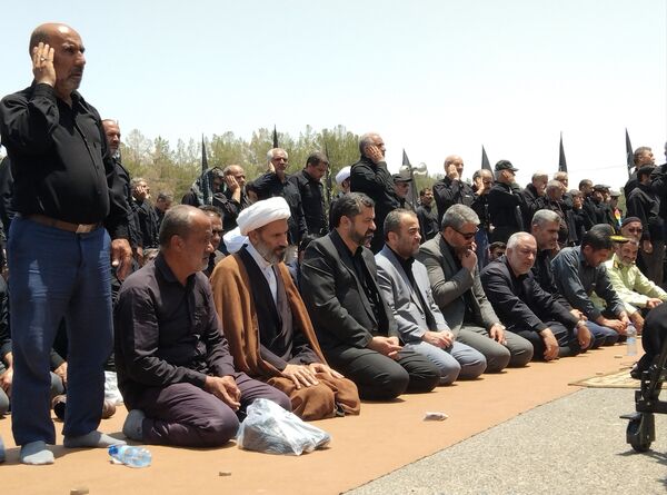 اقامه نماز ظهر عاشورا در بیرجند