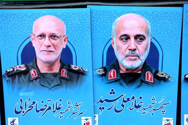 مراسم استقبال ار هفت شهید گمنام در یزد 