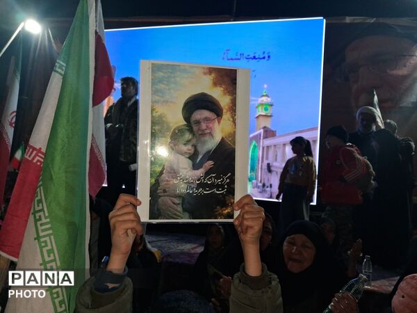 حماسه سازی مردم نیشابور در بیستمین شب از راهپیمایی های مردمی بلوار فضل 