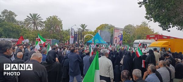 وداع حماسی دریادلان هرمزگان با فرمانده شهید علیرضا تنگسیری در بندرعباس