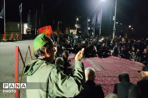هیئت عزاداری آقا ابا عبدالحسین در  شب عاشورا حسینی در شهر بار نیشابور 